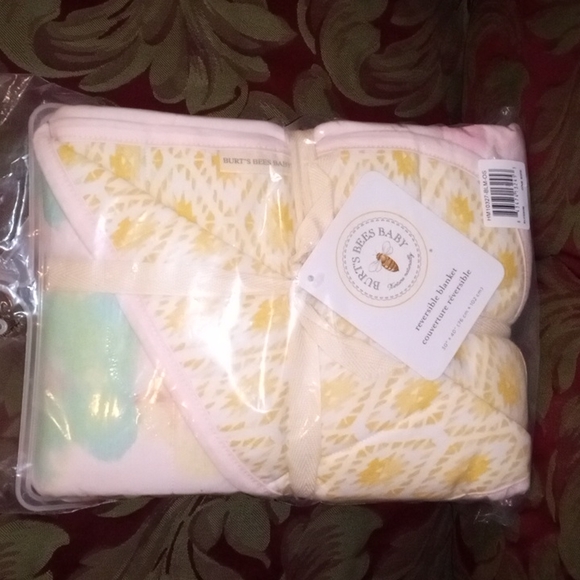 Burt's Bees Baby Other Burts Bees Reversible Baby Blanket Nwt Poshmark